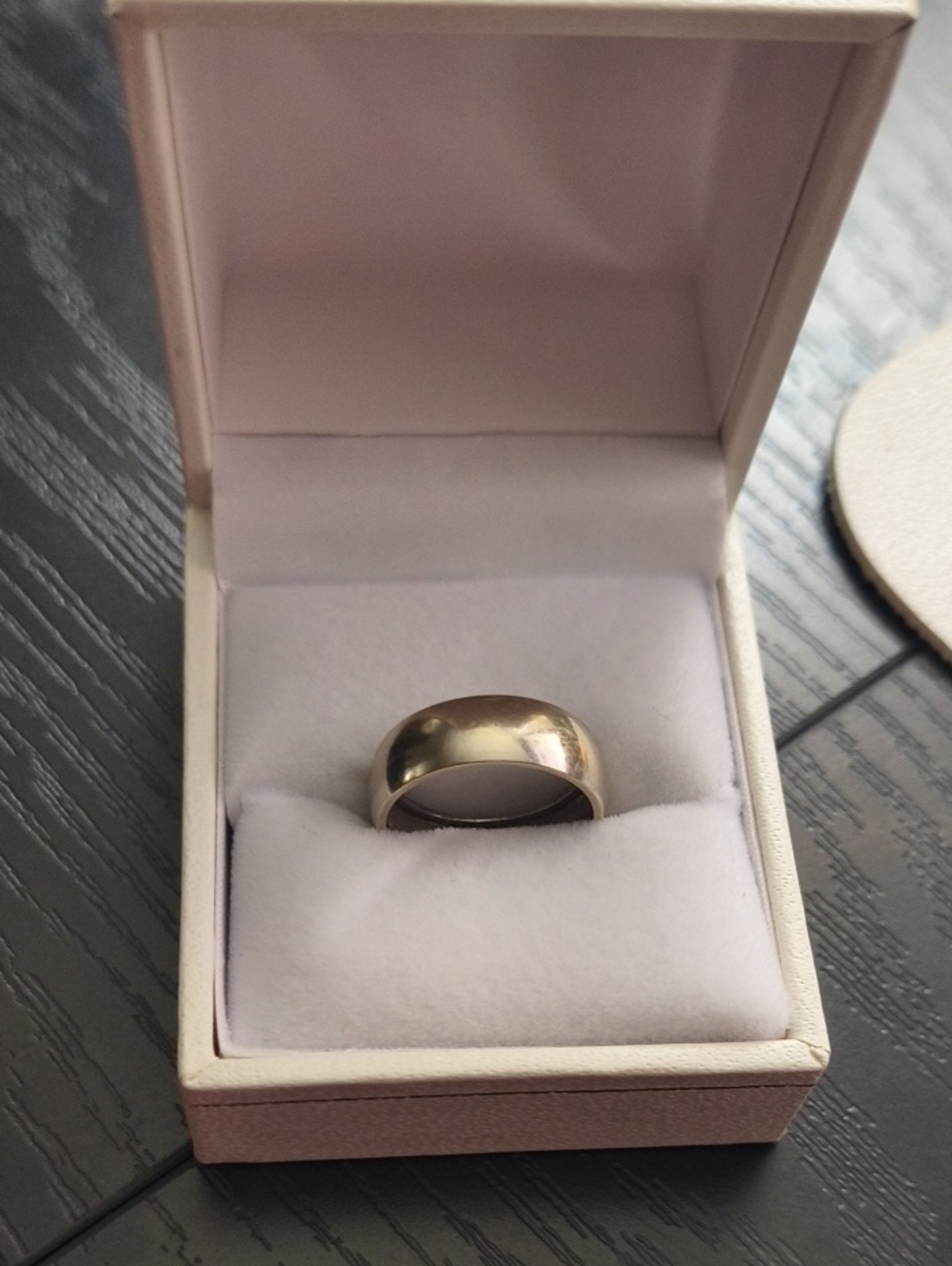 14k White Gold Band Size 5